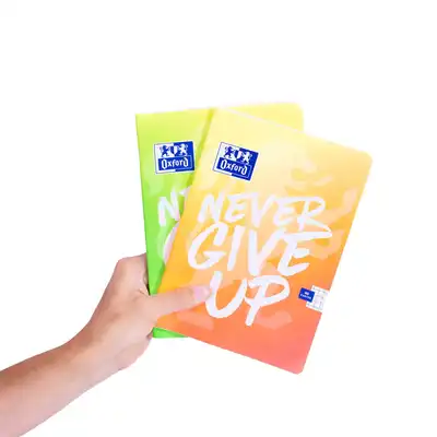 Zeszyt Oxford A5 w kratkę 60 kartek Never Give Up