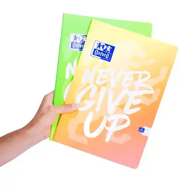 Zeszyt Oxford A5 w kratkę 60 kartek Never Give Up