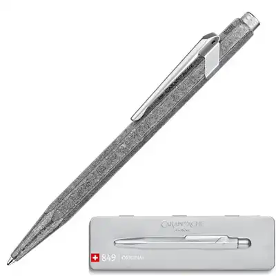 Długopis automatyczny Caran d`Ache 849 Original M w pudełku