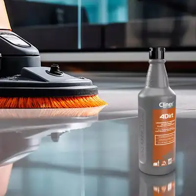 Preparat Clinex 4Dirt do usuwania tłustych zabrudzeń 1l
