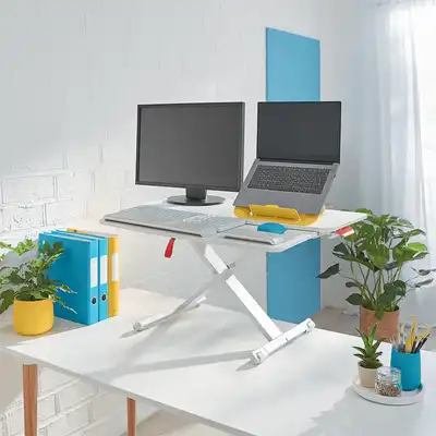 Stanowisko do pracy na stojąco z wysuwaną tacą na klawiaturę Ergo Cosy Leitz