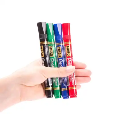 Marker permanentny Pentel N850 końcówka okrągła  czerwony